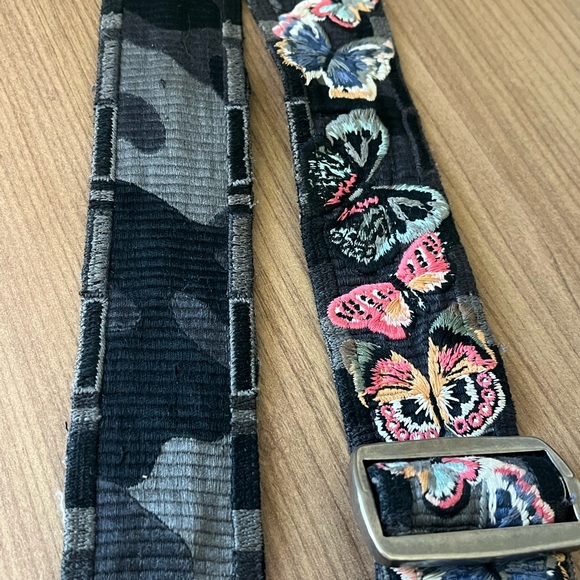 Rare Valentino Garavani embroidered camo butterfly purse strap - Picture 5 of 8